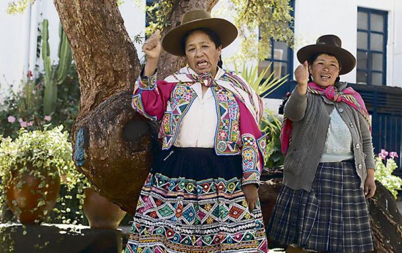 Jueza ordena retiro de la paisana Jacinta en Cusco No la quieren, mujeres piden su retiro desde hace cuatro años.
