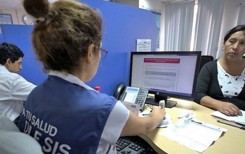 Aseguramiento universal: ahora cualquiera podrá afiliarse al SIS Una comisión multisectorial elaborará una propuesta de actualización del Plan Esencial de Aseguramiento en Salud – PEAS.