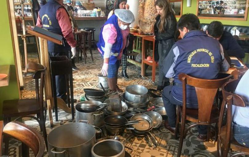 Hallan deficiencias en restaurantes del centro de Cusco Personal de la Gerencia de Desarrollo Económico inspeccionó restaurantes.