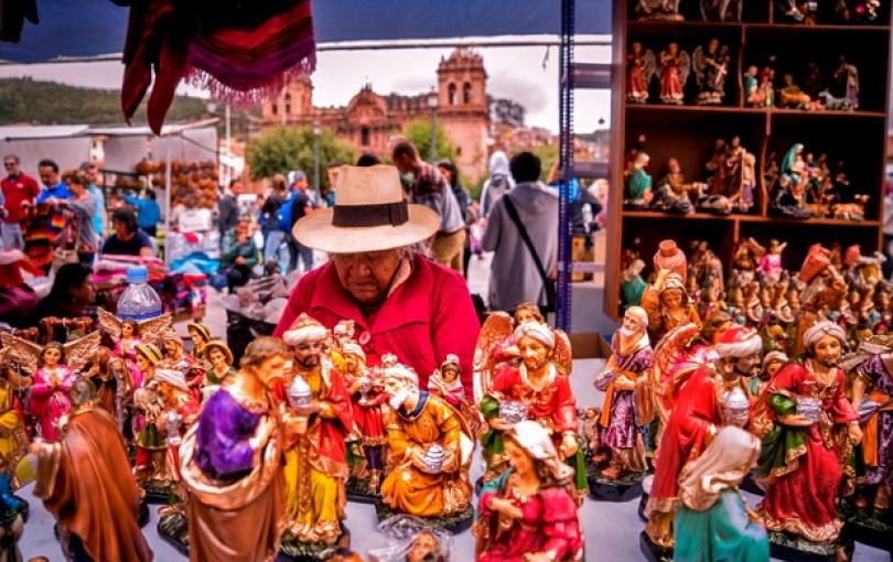 Se habilitó más de 1,300 stands para el Santurantikuy este 24 de Diciembre Feria de Santuranticuy en Cusco