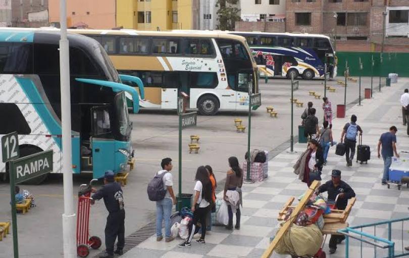 Inician operativos en terminal terrestre por fiestas navideñas.