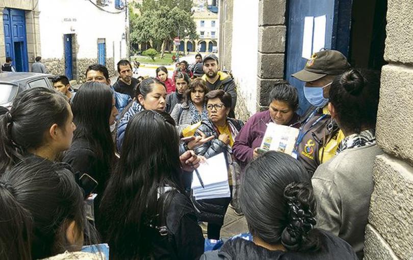 Colas en el ministerio de Cultura