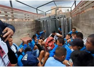 Así abandonó Deportivo Llacuabamba el estadio del Cusco