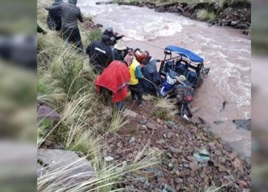 Lamentablemente, solo el chófer sobrevivió al accidente de tránsito. 